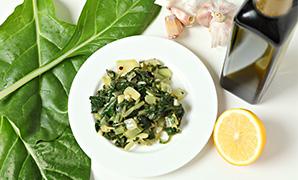 Салат со шпинатом и чесноком